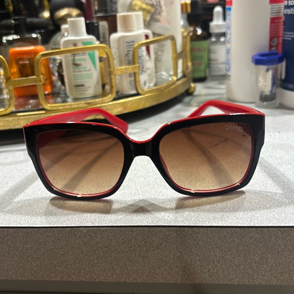 CHANEL RED AND BLACK SUNGLASSES